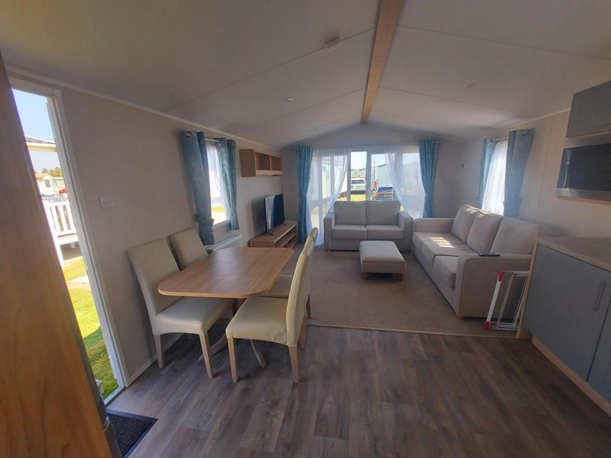 Sophie'S Caravan Camber Екстериор снимка