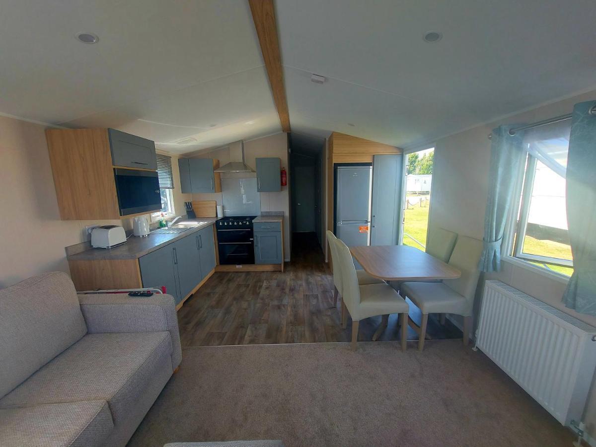 Sophie'S Caravan Camber Екстериор снимка